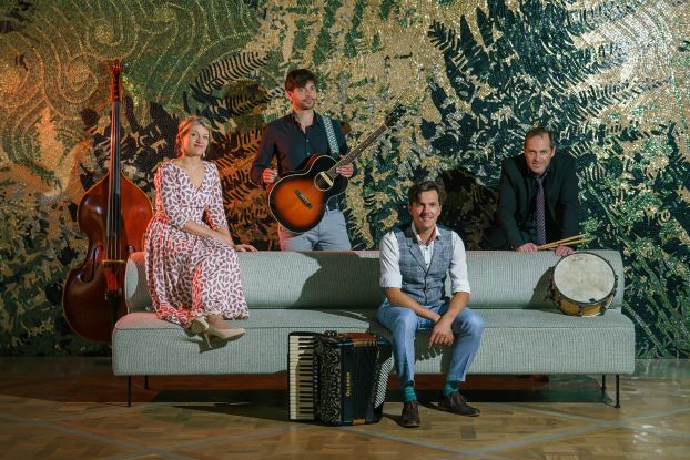 Reiwas Pressefoto_Jessica Elsner Foto_quer_hell (002), © Inzeller Touristik GmbH Reiwas Pressefoto_Jessica Elsner Foto_quer_hell (002), © Inzeller Touristik GmbH