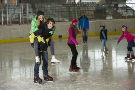 Publikumslauf auf der 400 m-Bahn Publikumslauf auf der 400 m-Bahn