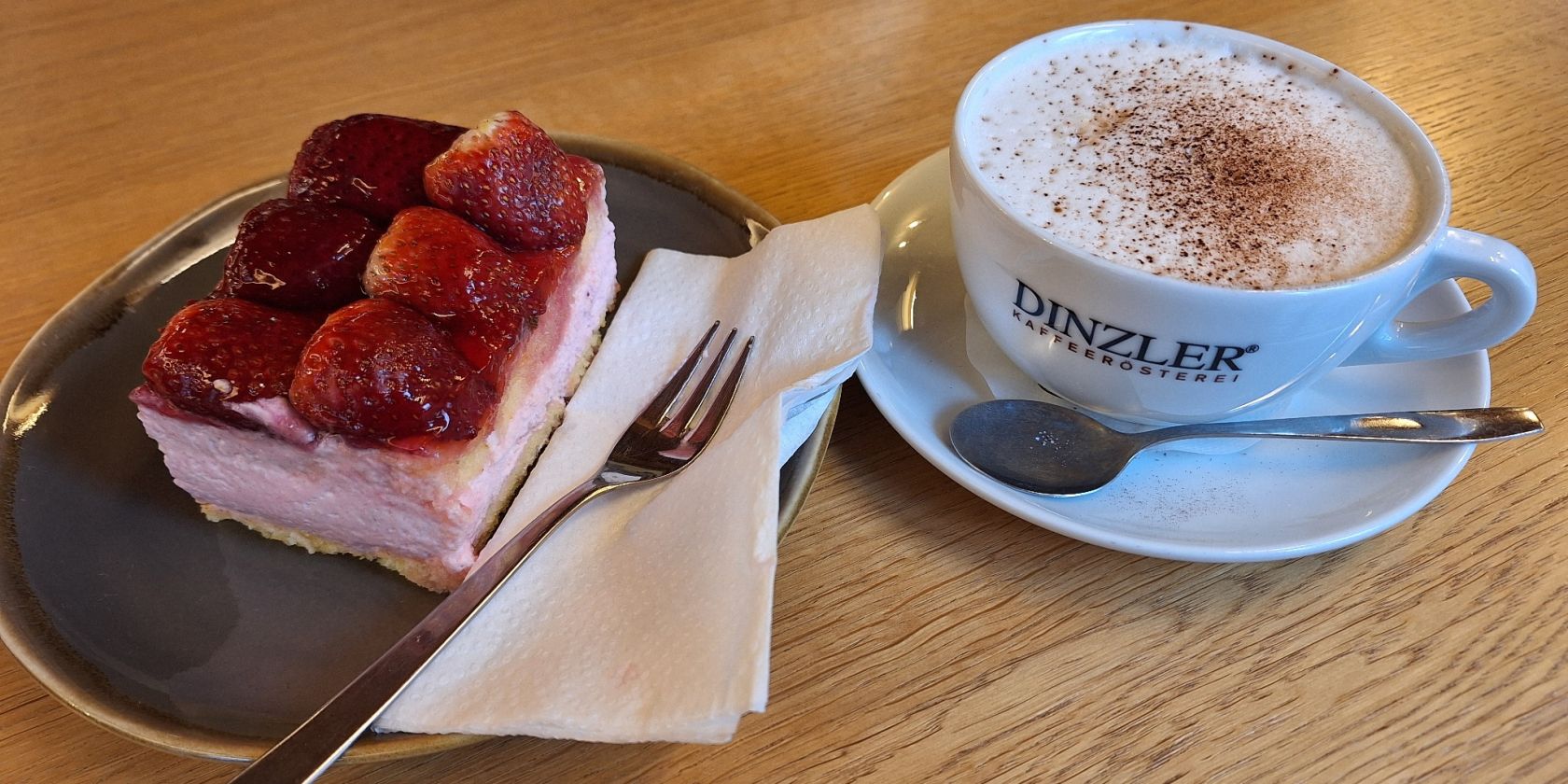 Kuchen und Kaffee im Cafe Schmuck, © Tourist-Information Grassau Kuchen und Kaffee im Cafe Schmuck, © Tourist-Information Grassau