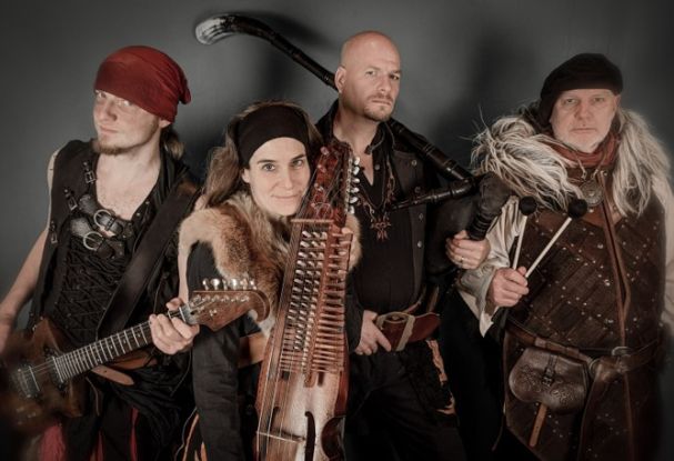 Die Feuervögel – Foto Wolfgang Raab Die Feuervögel – Foto Wolfgang Raab