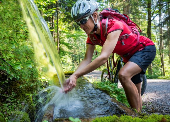 Erfrischung bei der Radtour, © erlebe.bayern – Dietmar Denger Erfrischung bei der Radtour, © erlebe.bayern – Dietmar Denger