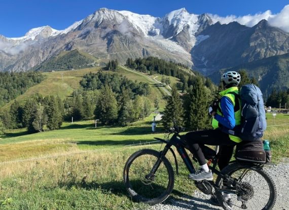 Film - Mit dem E-Mountainbike rund um den Mont Blanc Film - Mit dem E-Mountainbike rund um den Mont Blanc