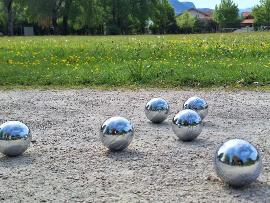 Boule spielen im Kurpark, &copy; Tourist-Info Grassau