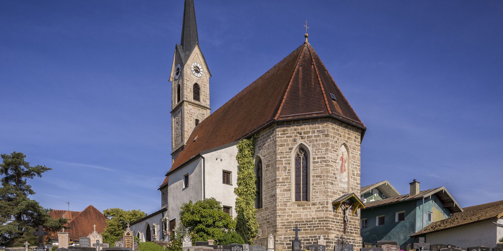 Pfarrkirche St. Laurentius in Tengling, &copy; Tourist-Info Waginger See / Richard Scheuerecker