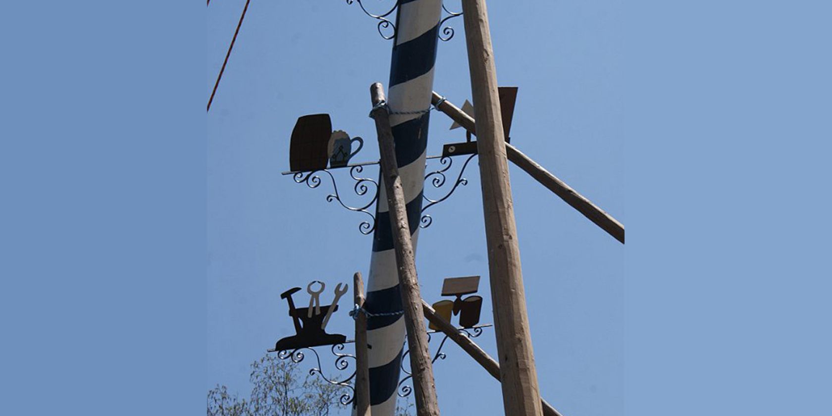 Maibaumaufstellen, &copy; Peter Wolff