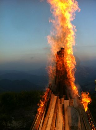 Sonnwendfeuer
