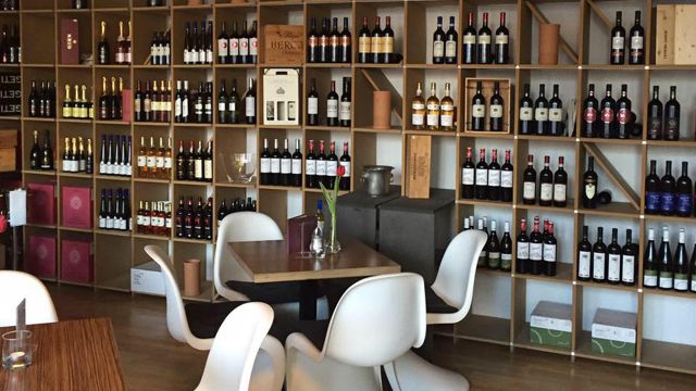 Bacchus Waging, &copy; Bacchus Waging