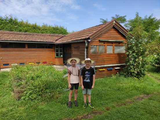 Ferienprogramm: Erlernen von Grundkenntnissen eines Imkers, &copy; Tourist Info Chieming