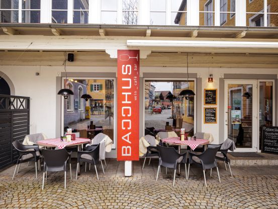 Bacchus - Wein - Caf&eacute; - Bar, &copy; Tourist-Info Waginger See / Richard Scheuerecker