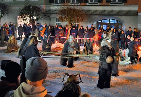 Perchtenlauf Tittmoning, © BDS Tittmoning