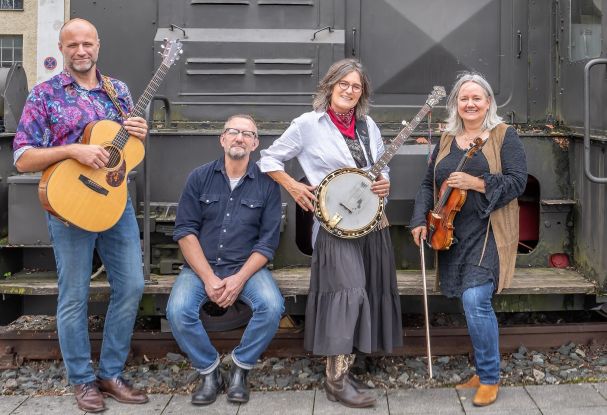 Kultsommer: Grasset4 | Americana, Folk, Bluegrass & Country, &copy; &copy;Adiaha B&uuml;rkmiller