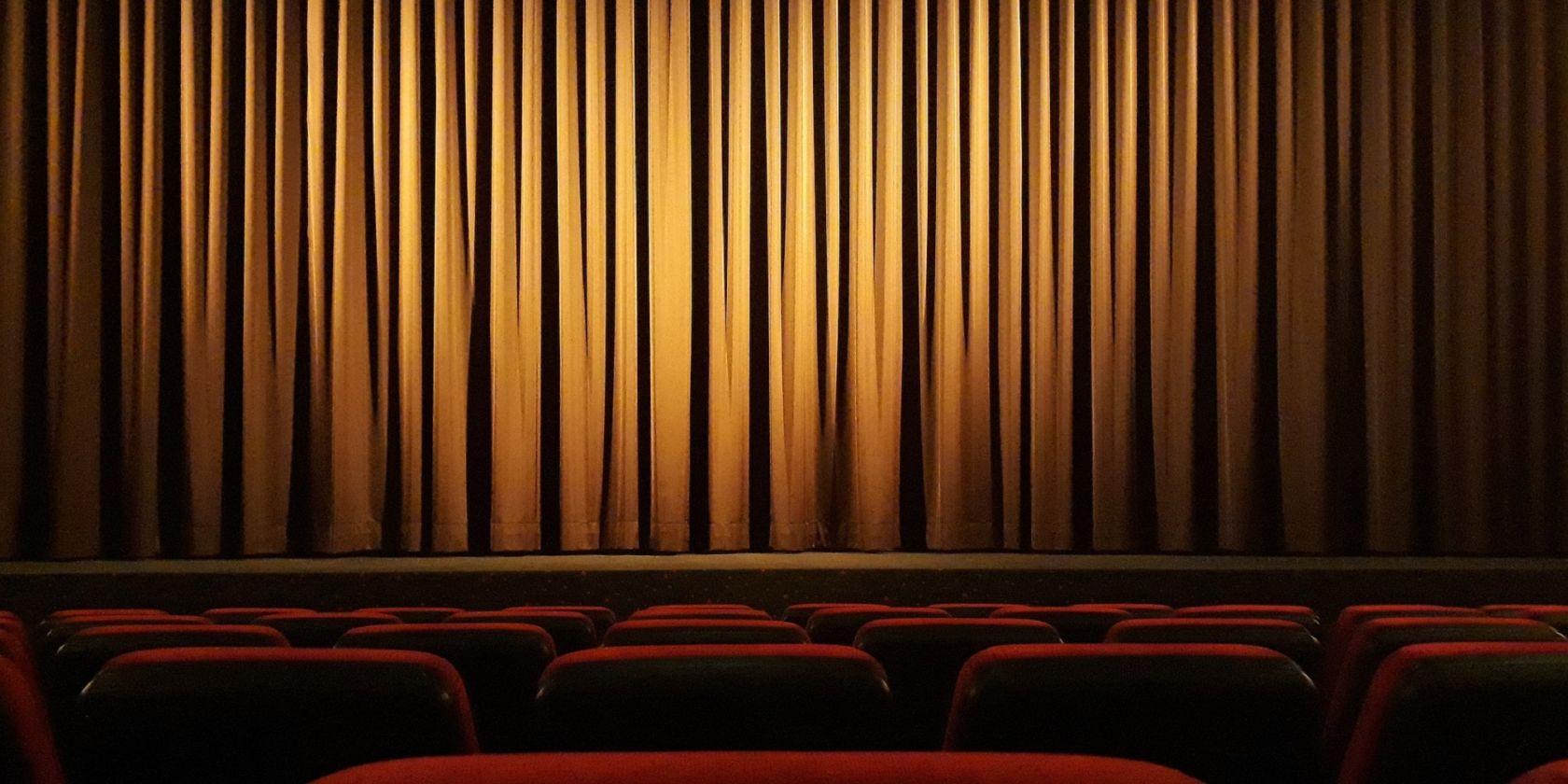movie-theater-4609877_1920_12_12_2
