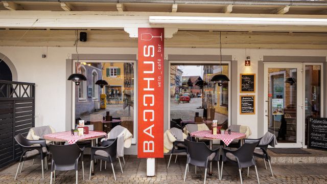 Bacchus-Wein-Caf&eacute;-Bar, &copy; Tourist-Info Waginger See / Richard Scheuerecker