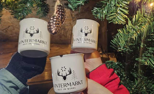 Wintermarktl Gl&uuml;hweintassen, &copy; Tourist Information - Plafinger