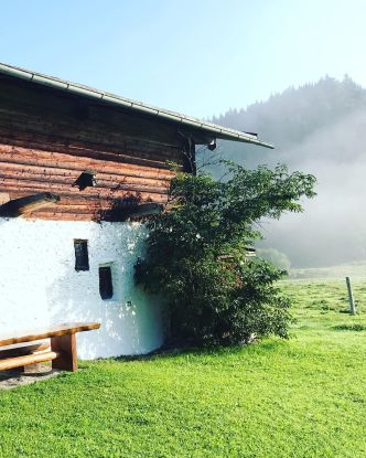 Yoga auf der Alm - Fr&uuml;haufstehertour R&ouml;thelmoos