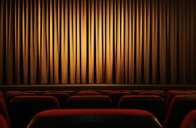 movie-theater-4609877_1920_12