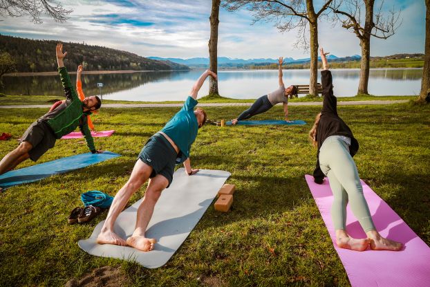 Ramona Mühlbacher Yoga am See, © Tourist-Info Waginger See