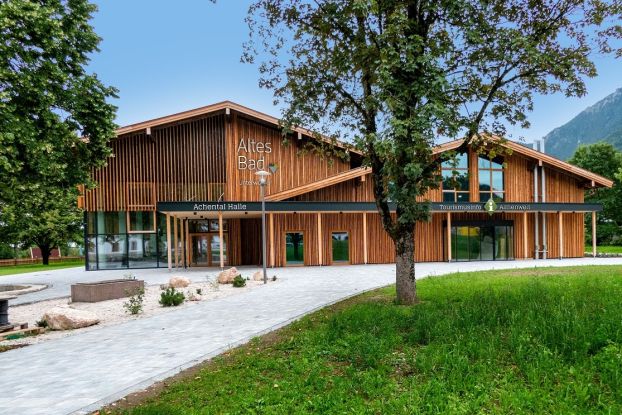 altes-bad-aussenansicht_3_bearb