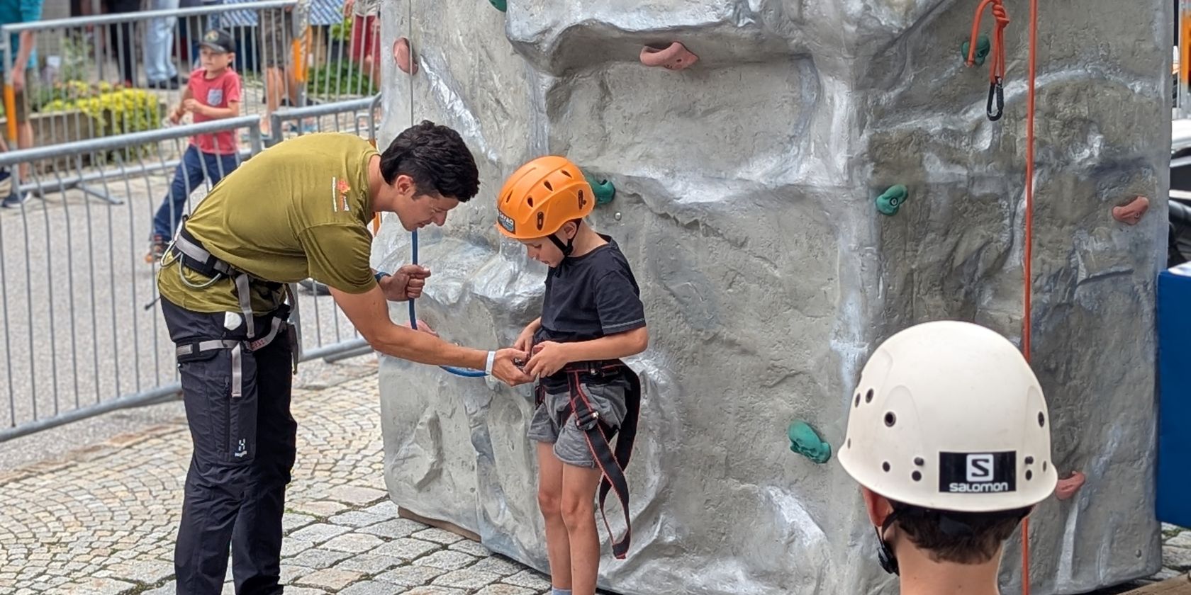 Stra&szlig;enfest Kletterwand, &copy; Tourist Information - Thomas