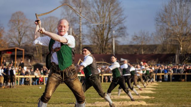 Preisschnalzen, &copy; Tourist-Info Waginger See / Richard Scheuerecker