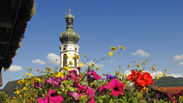 Kirche St. Pankratius mit Blumen, &copy; Eisele Hein