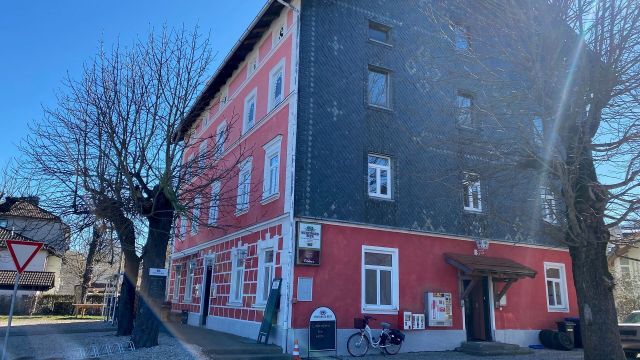 Pubbine's am Bahnhof, &copy; Tourist-Info Waginger See