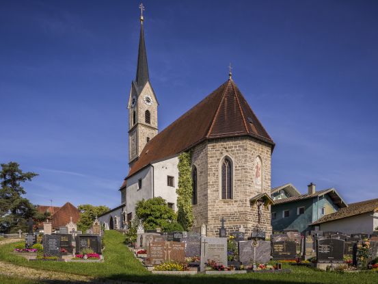 Pfarrkirche St. Laurentius, Tengling, &copy; Tourist-Info Waginger See / Richard Scheuerecker