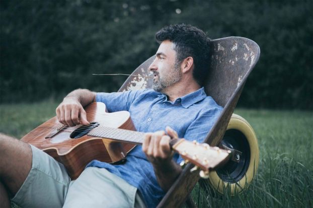 Musik am Dorfbrunnen: Micha Kern