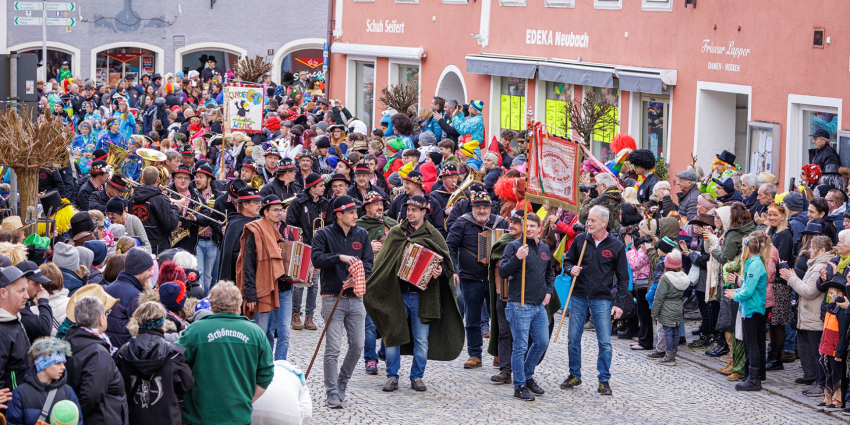 Faschingszug Waging, © Tourist-Info Waginger See / Richard Scheuerecker